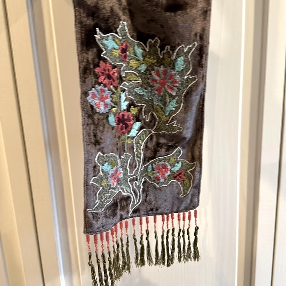 Chan Luu velvet silk embroidered beaded neck scarf taupe brown - Picture 5 of 8